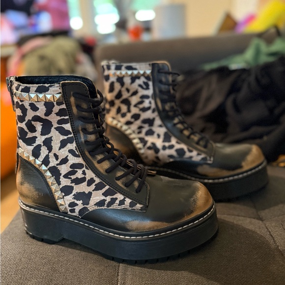 Steve Madden Black and Leopard Combat Boots - Picture 1 of 7